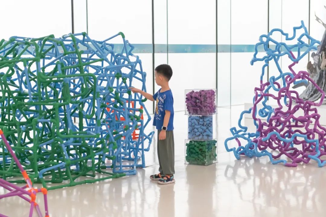 來雙奧館看龍勝管在“Colourful Cube”的藝術美學吧! 來雙奧館看龍勝管在“Colourful Cube”的藝術美學吧!